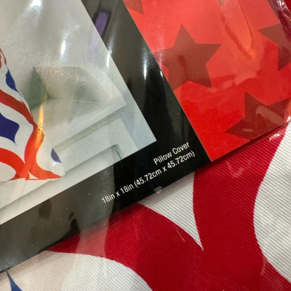 NWT 2 18x18 Red/White/Blue/ July 4th Pillow Cases‎